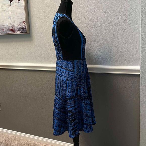 Nanette Lepore Silk Sleeveless V Neck Front Zip Geometric Print Dress Sz 4 - Picture 3 of 12